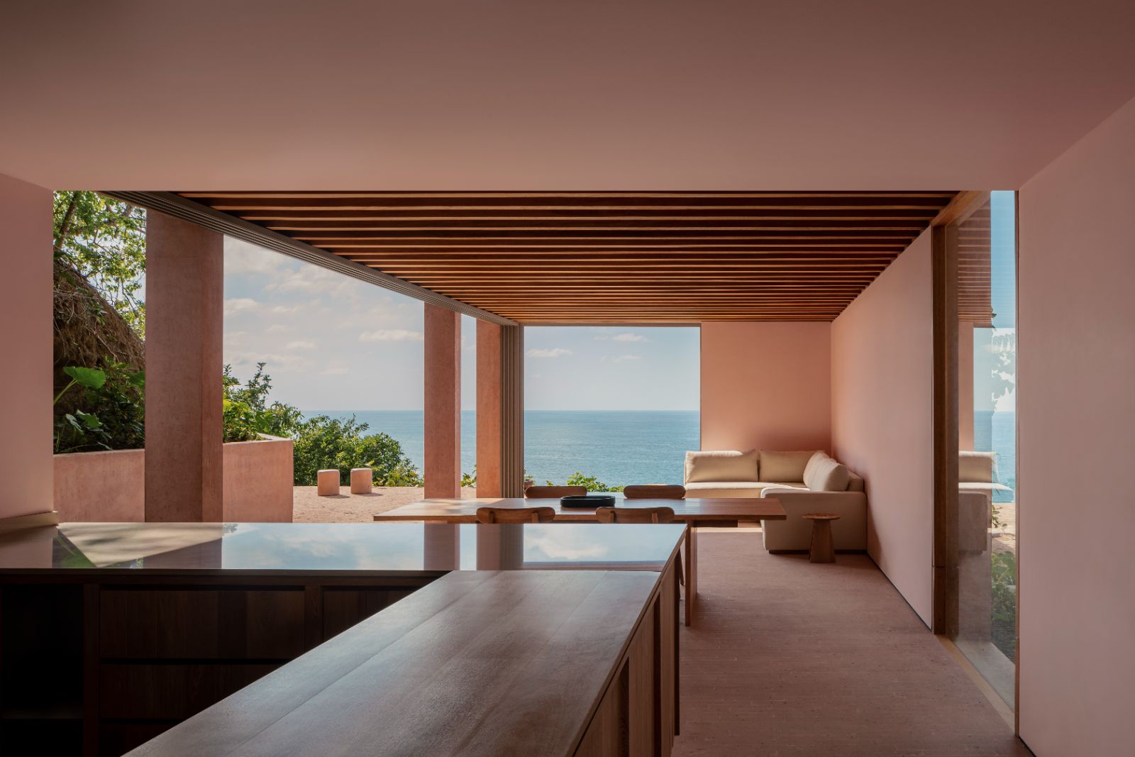 Viviendas San Pancho — interior abierto al mar